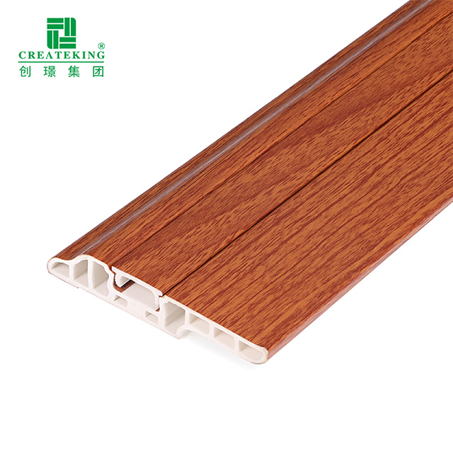 Bếp ốp chân tường PVC