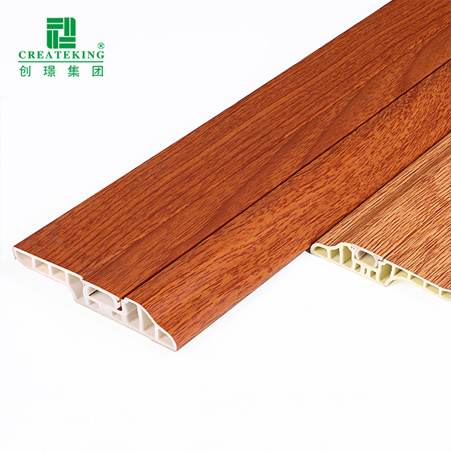 Bếp ốp chân tường PVC