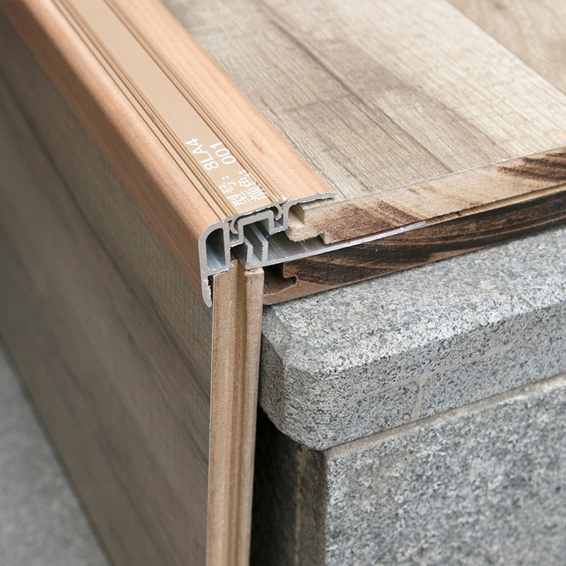 Viền cạnh cầu thang t&ugrave;y chỉnh