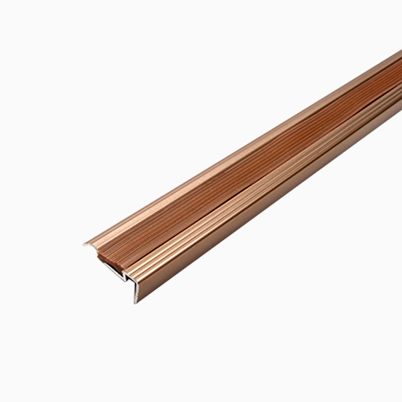 Viền gạch ốp cạnh cầu thang nội thất