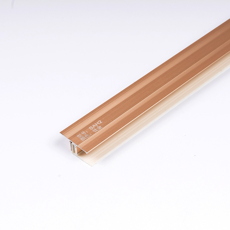 trang tr&iacute; h&igrave;nh chữ T