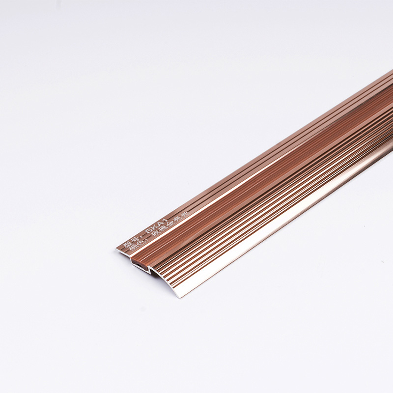 Dải chuyển tiếp thảm sang gạch sang trọng