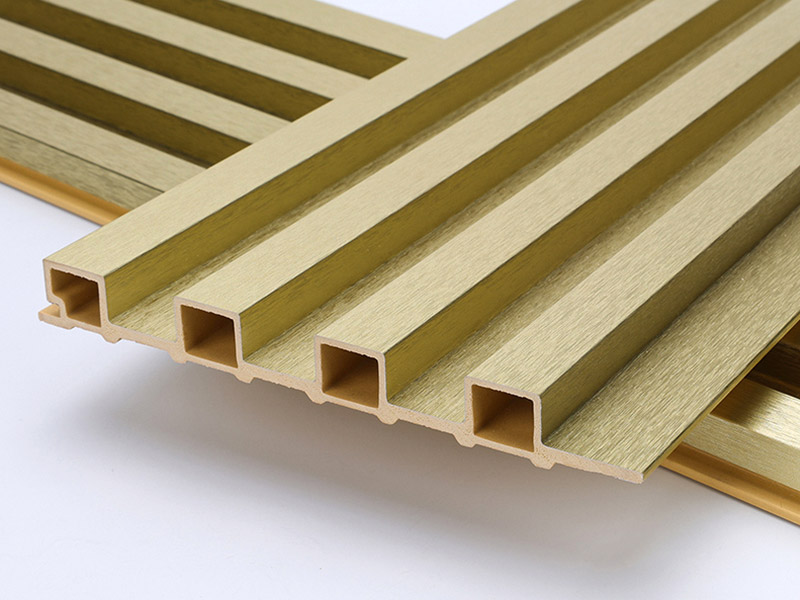 Tấm tường c&oacute; r&atilde;nh m&agrave;u v&agrave;ng kim loại 155 * 17mm