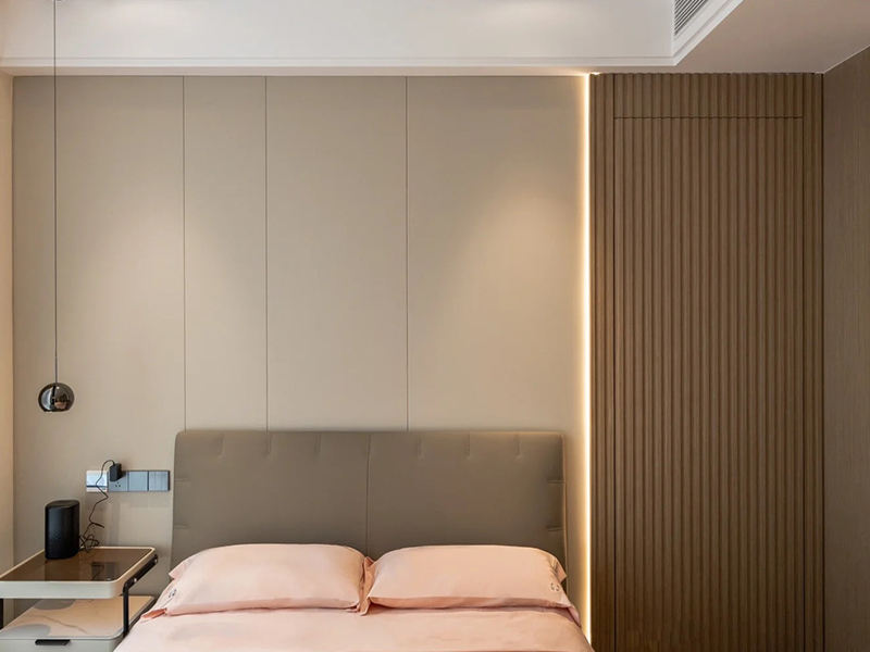 Tấm tường c&oacute; r&atilde;nh đặc PVC 130 * 7,8mm