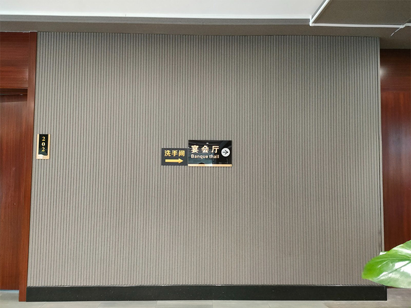 bảng tường r&atilde;nh