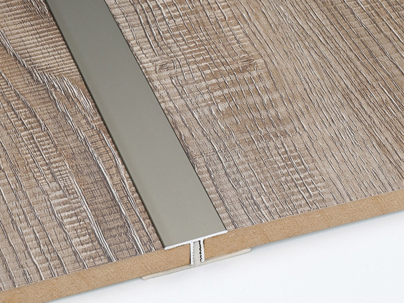 Dải chuyển tiếp đ&uacute;c nh&ocirc;m chữ T