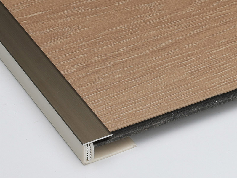 Dải chuyển tiếp đường may s&agrave;n đ&uacute;c chữ T