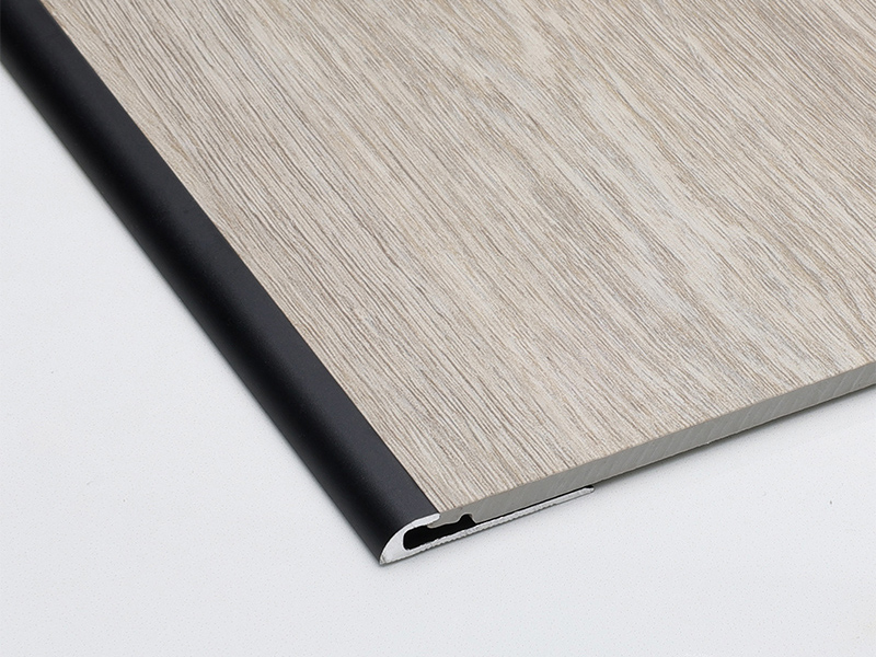 Viền s&agrave;n h&igrave;nh chữ C