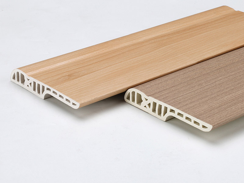 Tấm v&aacute;n ch&acirc;n tường chống thấm tr&ograve;n bằng b&uacute;t ch&igrave; PVC