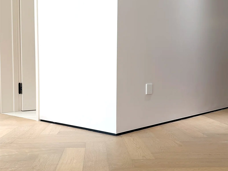 Những ưu và nhược điểm của việc ốp chân tường Shadow Gap là gì?