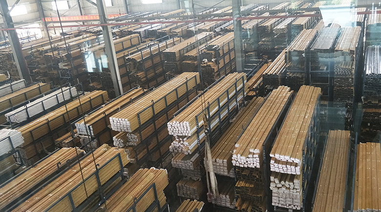 Tấm ốp tường, v&aacute;n ch&acirc;n tường v&agrave; phụ kiện s&agrave;n PVC - sản xuất tại Trung Quốc