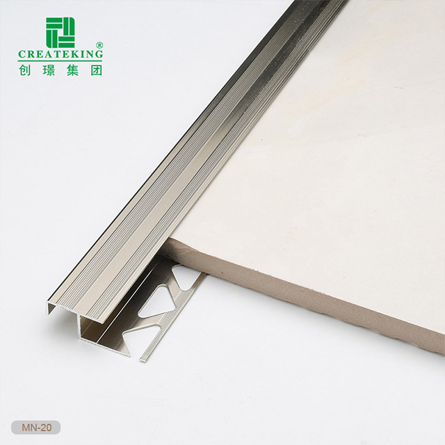 Hồ sơ mũi cầu thang nhôm 14,1x40,6mm