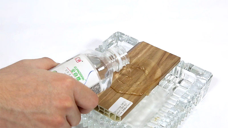 Ván chân tường PVC có chống thấm nước không?