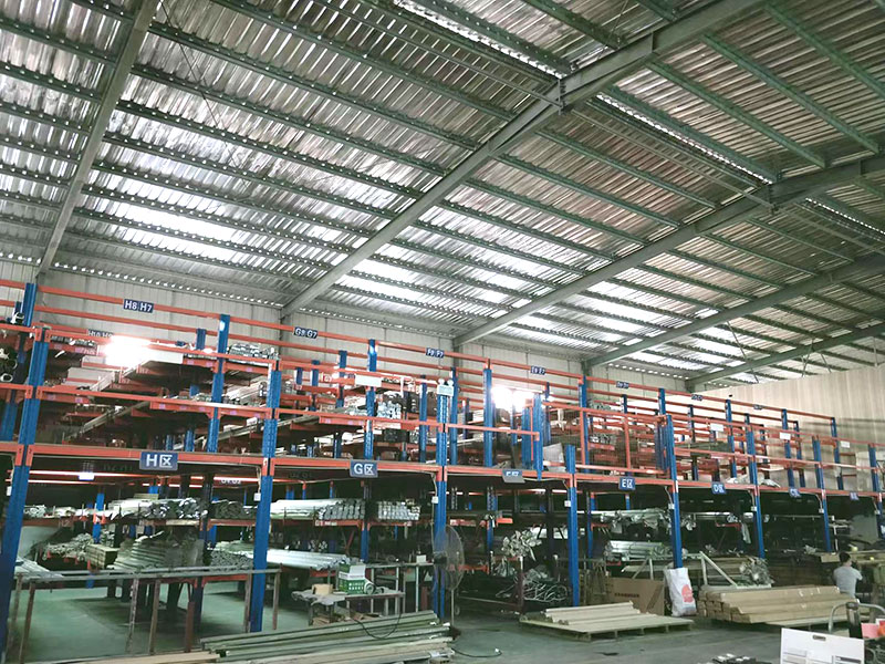 v&aacute;n ốp ch&acirc;n tường