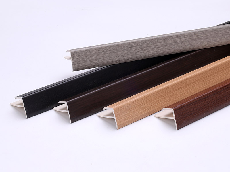 Hồ sơ mũi cầu thang PVC h&igrave;nh chữ F 20 * 25 mm