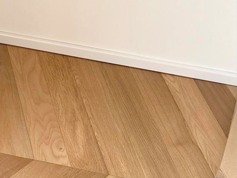 Tấm ốp chân tường tốt nhất cho sàn gỗ là gì?