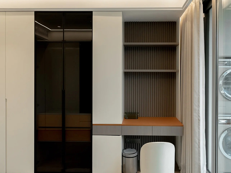 Tấm tường c&oacute; r&atilde;nh đặc PVC 130 * 7,8mm