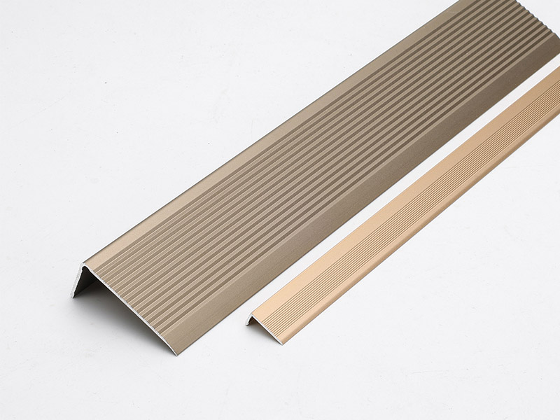 Tấm trải s&agrave;n h&igrave;nh chữ L