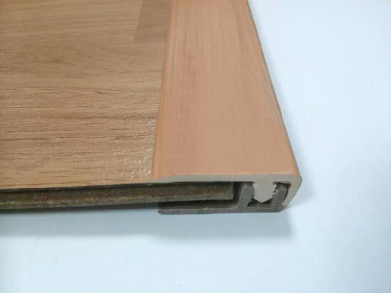 Làm thế nào để ẩn cạnh sàn gỗ?