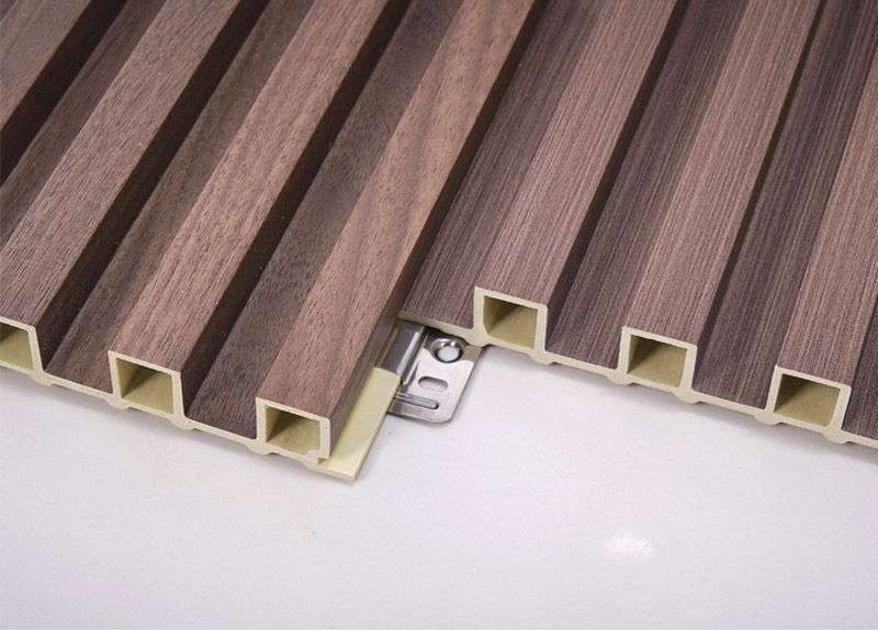 Tấm tường PVC c&oacute; r&atilde;nh 169 * 20 mm