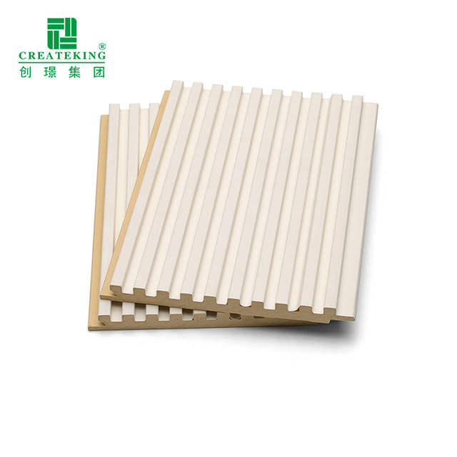 Lưới tản nhiệt đặc có rãnh PVC 108 * 9,2mm