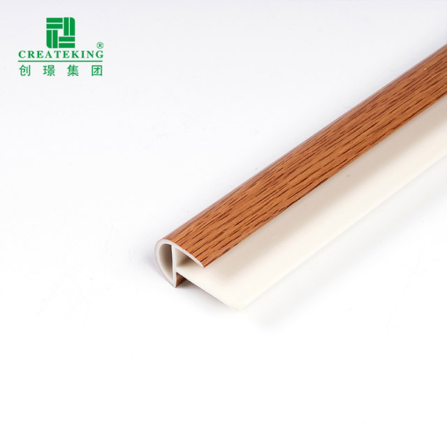 Mũi cầu thang PVC tròn 40 * 20mm